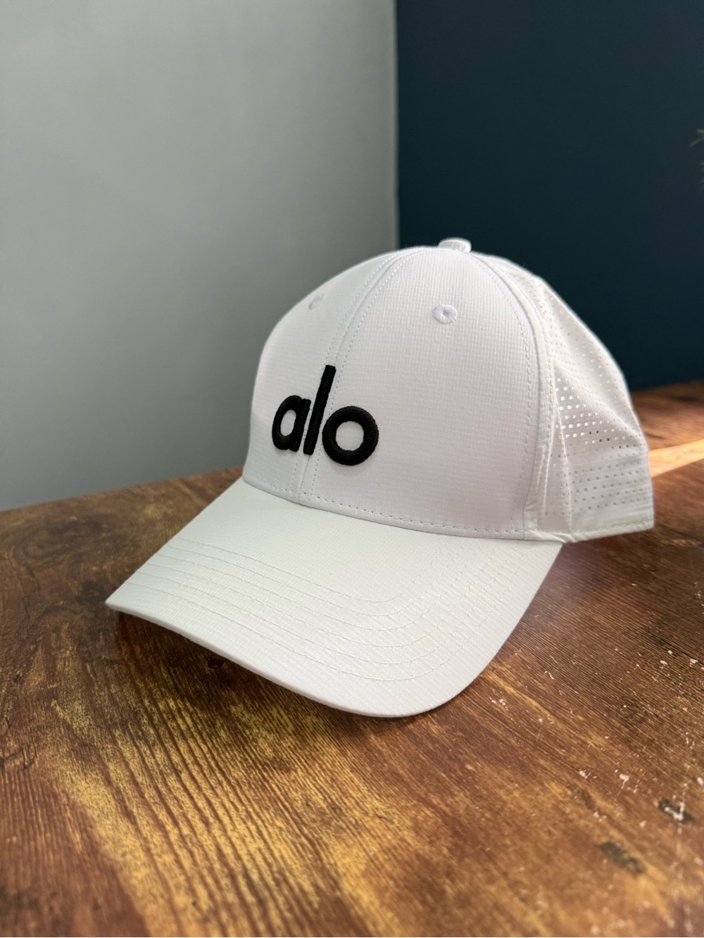 ALO Yoga Trucker Performance Hat Cap Unisex